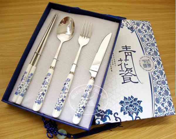 青花(huā)瓷四件套餐具(jù) 餐具(jù)禮品 精(jīng)美餐具(jù)刀(dāo)叉勺筷 創意禮品個性定制